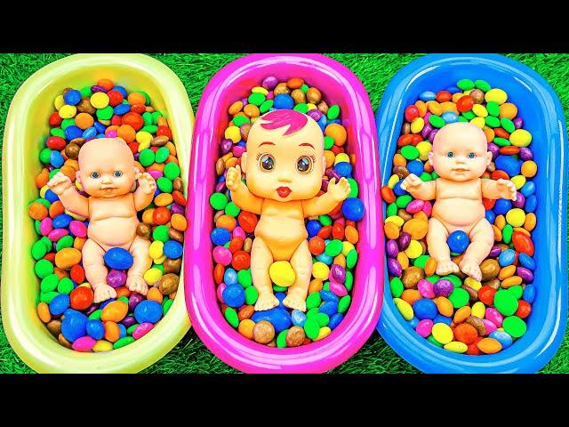 ASMR Satisfying - Color 3 BathTub Mixing Rainbow Candy with Baby - Cutting Video