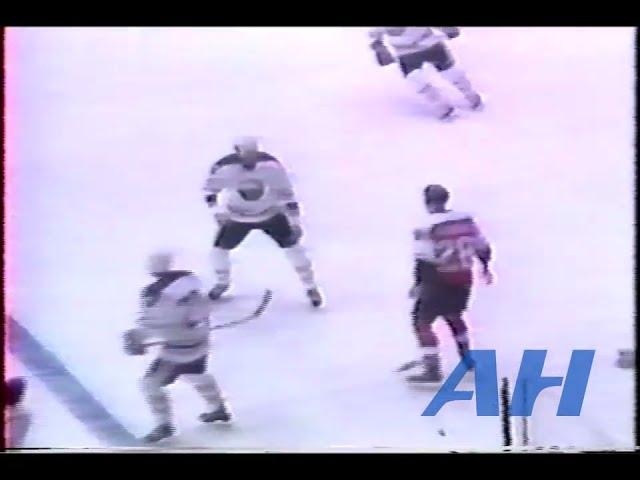 NHL Sep. 22, 1986 Andy Ristau,BUF v Nick Kypreos,PHI (HL) Buffalo Sabres Philadelphia Flyers