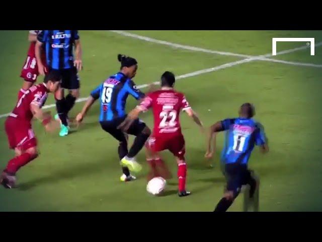 Cheeky back-heel nutmeg by Ronaldinho