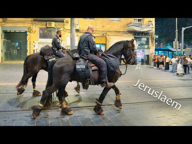 Jerusalem on the Eve of the Jewish New Year! A Vibrant Blend of Traditions and Festive Energy.