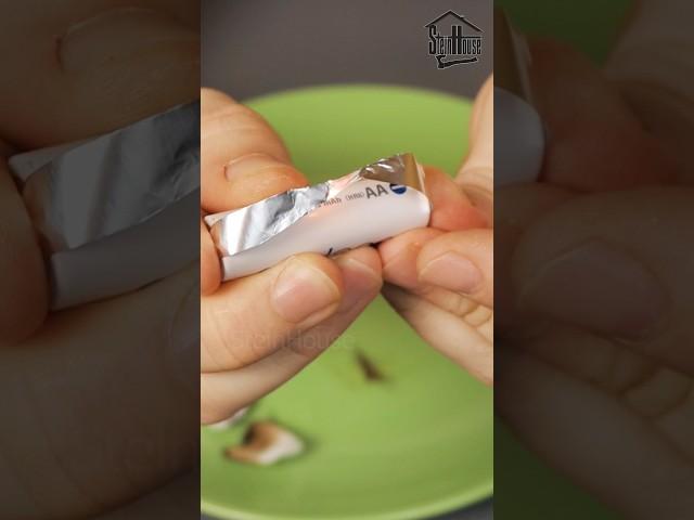 Checking life hackFire with a battery and foil