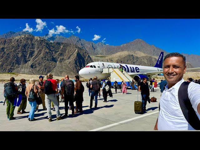 Sub ki Cheekhen Nikal Gayi  | Most Beautiful View From Plane | WORLD's MOST SCENIC FLIGHT Skardu