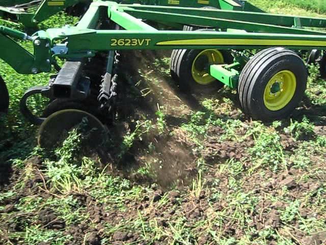 John Deere 2623VT in hardest conditions (Ukraine, 19.06.2014)