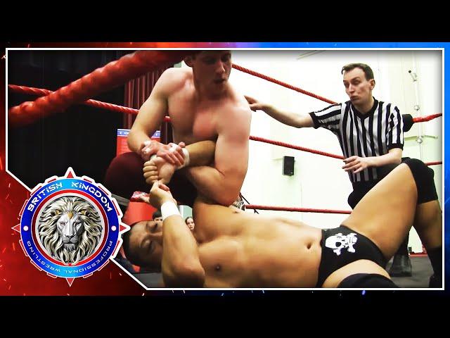 Luke Phoenix V Dick Togo - 4FW 2016