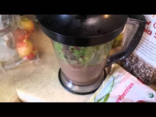 Yummy Vegan Green Lunch Smoothie With Fruit | aPlantBasedDiet.org