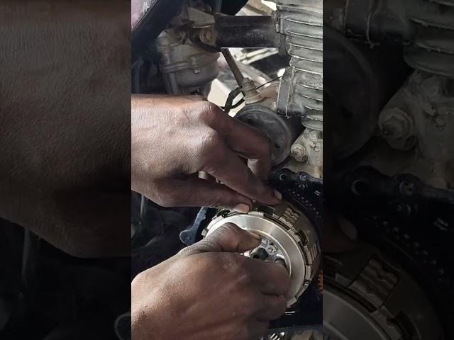 How To Install A Clutch Plate (The Right Way)