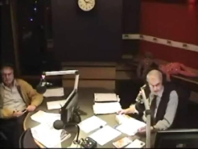 3AW's Simon Owens and his brilliant answer on Bruce and Phil Nightline Tues 151111