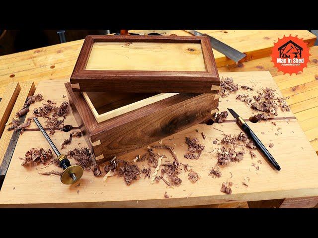 Walnut Keepsake Box with Dovetail Mitre Splines.