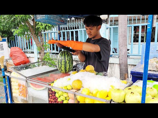 Crazy speed!!! Amazing skill!!! The most popular fruit cutting master!!!