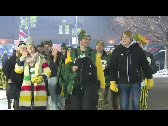 Packers fans find Christmas spirit in watching the Green and Gold play