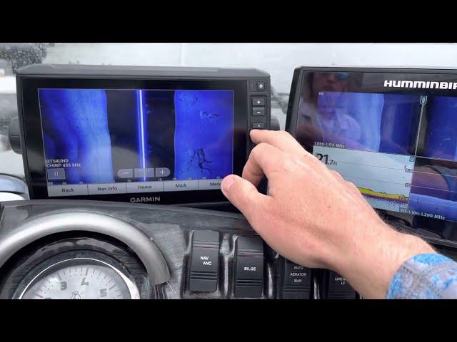 HUMMINBIRD vs GARMIN Choosing The Best Fish Finder For Your Boat (Settings & Tips)