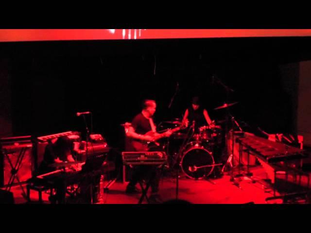 Xiu Xiu plays musiс from 'Twin Peaks'