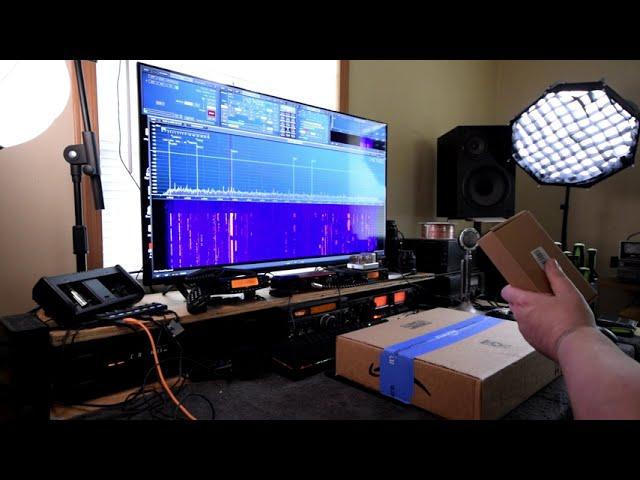 Unboxing a JPC-12 HF antenna and a Mokxihit SDR portable radio.