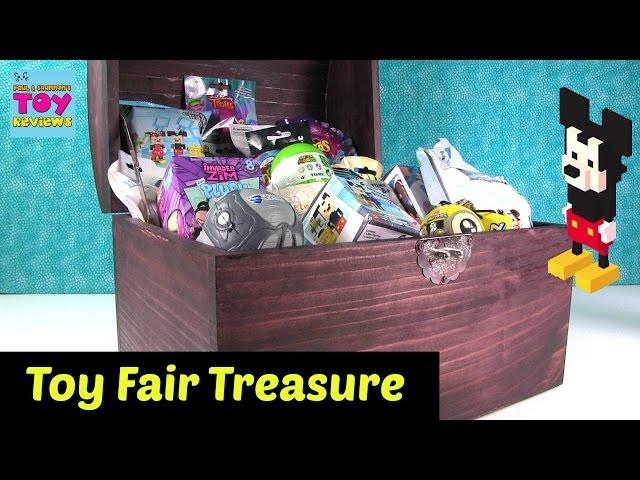 Toy Fair Treasure Chest Unboxing Hatchimals Disney Emoji Slither.io | PSToyReviews