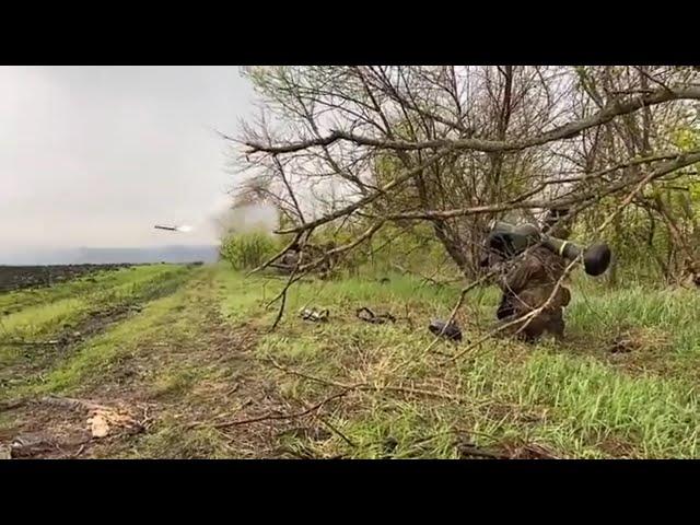  Ukrainian Javelin Team Receives Fire After Targeting Russian Vehicle