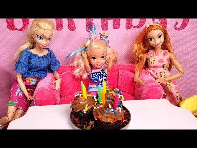 Elsa's BIRTHDAY - Special guests ! Elsa & Anna toddlers - party - pinata - Barbie - cake - gifts