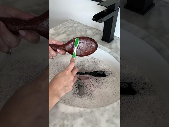 Hair Brush Clean #satisfying #cleaning #cleaningmotivation