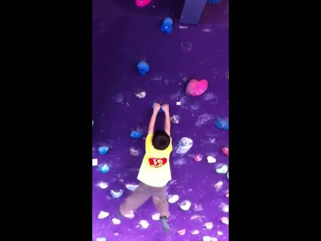 Dylan Howard V9