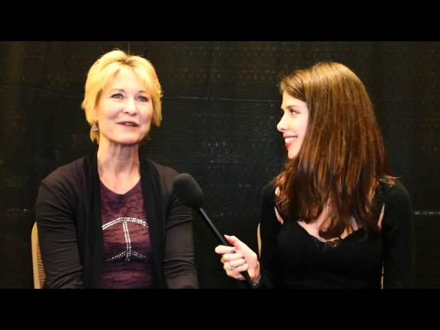 Dee Wallace Interview with Jessica Mazo at Crypticon Seattle