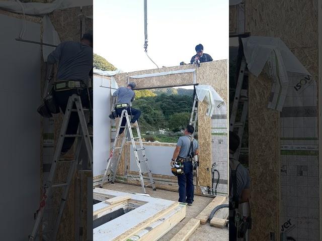 에코하우스공장제작 40평 전원주택 목조주택 집짓기 패널라이징 창문 상부 벽체 목조주택시공(패시브하우스 DIY 건축학교)