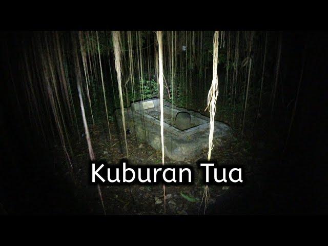 KUBURAN ANGKER BELAKANG RUMAH TUA!