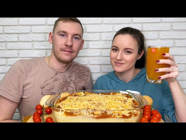 МУКБАНГ ЗАПЕКАНКА С ФАРШЕМ И ПЮРЕ MUKBANG CASSEROLE WITH MINCED MEAT AND MASHED POTATOES ответы