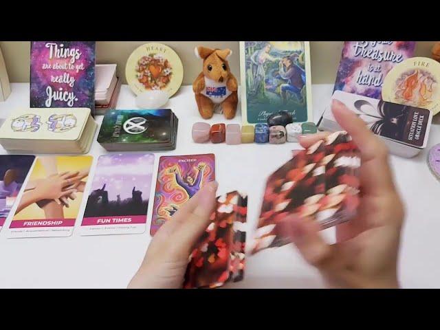 PISCES   - SOMEONE COMES BACK AND YOUR REACTION IS PRICELESS PISCES LOVE TAROT READING