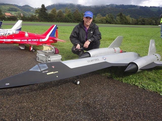 Big Rc Lockheed SR-71 Blackbird Big Scale Jet with after Burner, CHECK IT OUT