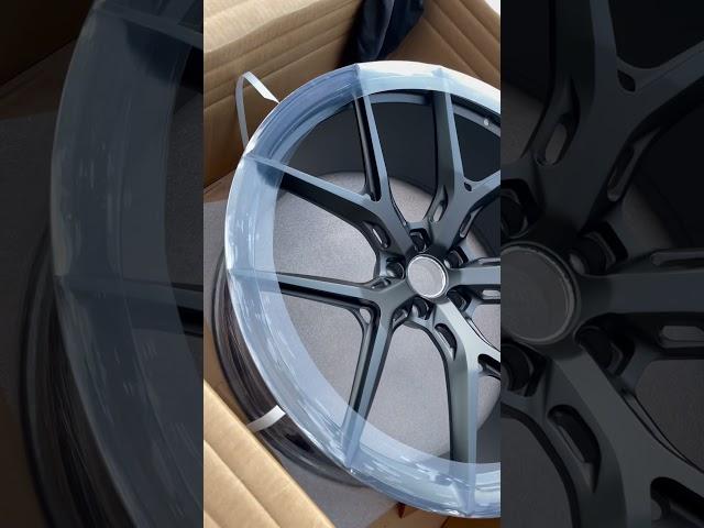 Unboxing a new set of forged wheels from VOSSEN for the URUS ?