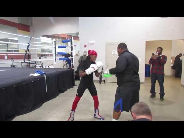 DC BOXER TIARA BROWN TEARS UP THE MITTS WITH COACH HARRIS!