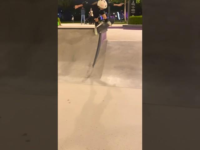 Backside_180Sesh#selflearn #skateboarding #skatelife #skatergirl