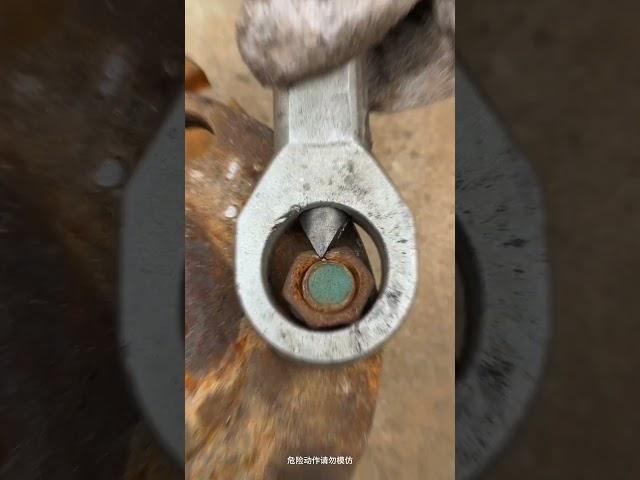 Rusty Nut Splitter #Hardware Tools #Practical Goodies #Nut Separator#shortsfeed #ytshorts