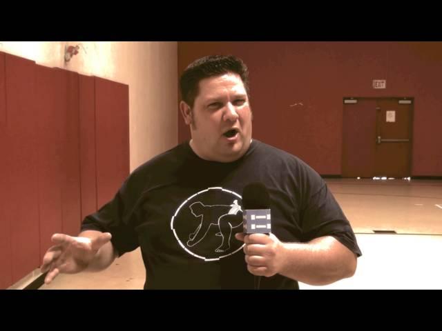 Csweat Challange #5: Sumo Dan demonstrates sumo stomp and squat