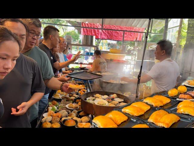 槟城一家港式点心，有七八十种点心跟四十多种煮炒任选，食材新鲜实恵大份，品尝了姜蓉蒸鱼头，姜蓉蒸排骨，萝卜糕，虾饺，虾姑炒冬粉，咖喱面等等，吃一次就喜欢上……