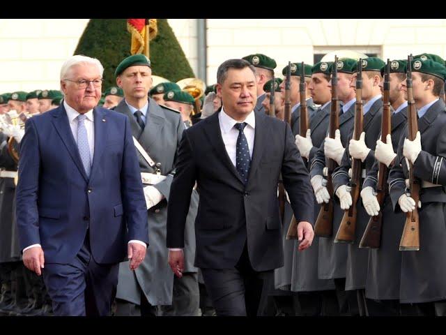 Military honours for Kyrgyzstan's president in Berlin