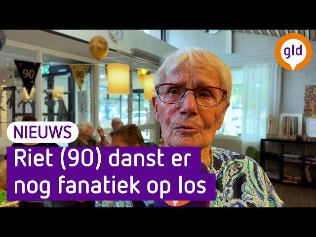 Riet (90) danst nog steeds de sterren van de hemel