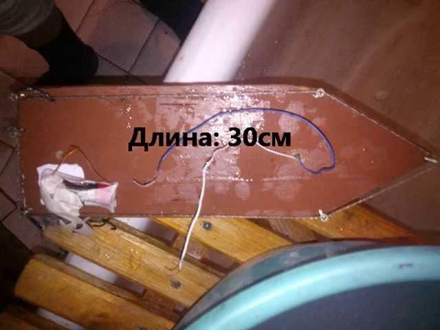 Как сделать лодку на двигателе от игрушки.