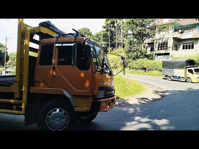 GAWAT TRUCK FUSO 6X4 HD BAWAH BESI ULIR GAGAL DI TIKUNGAN TAJAM