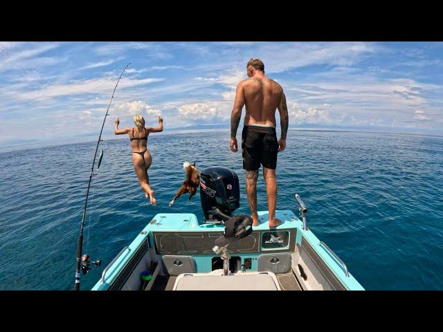 Top Water Lure Fishing / Big GT’s & Flying Mackerel !