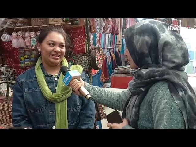 Tourists shop for warmth in Srinagar