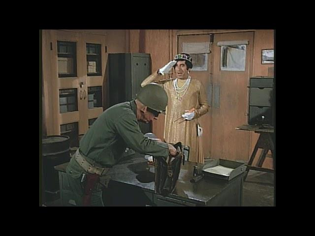 M*A*S*H - Potter meets Klinger