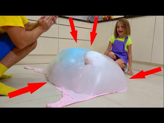 Katy hide Max in to slime