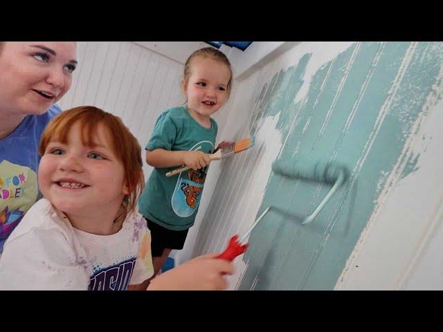 CLUB HOUSE - PAiNT PARTY!!  Bedroom makeover with Adley and Niko! sliding, painting, and playing!