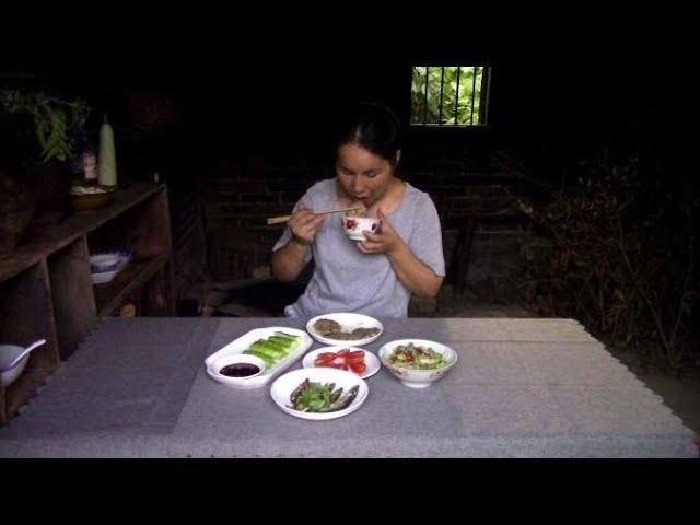 女子隱居苗族深山，，開荒種地，自給自足，分享每日山居美食