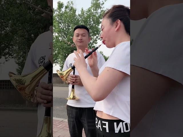 教老婆吹唢呐 粉刷匠#唢呐 #乐器演奏 #民族乐器