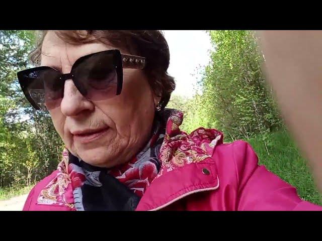 Некомфортно даже в лесу снимать. Воспоминания навеяло.