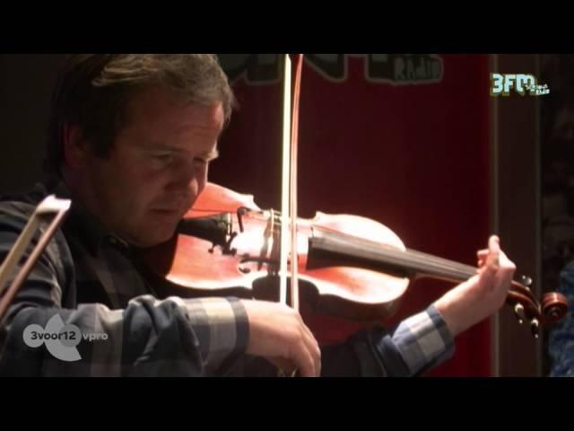 Zapp 4 - 'How To Disappear Completely' live @ 3voor12 radio