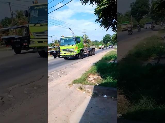 Cool green Hino trucks,#youtubeshorts,#trending.