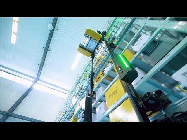 Gecko - Light Duty Case Handling Robot Working with AMRs - BlueSword