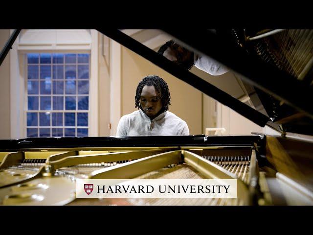 Timi Esan ’27 Performs Auld Lang Syne at Harvard's Paine Concert Hall